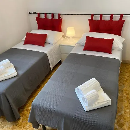 Pineta Mare Seaside Park Апартаменты Виареджо